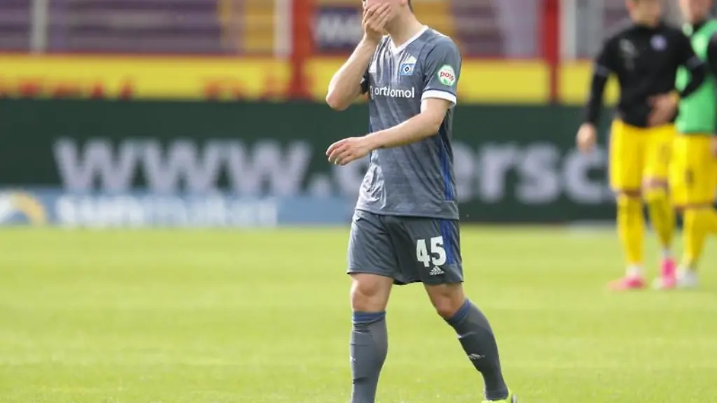 Hamburgs-Robin-Meissner-zeigt-sich-enttaeuscht-bei-Spielende