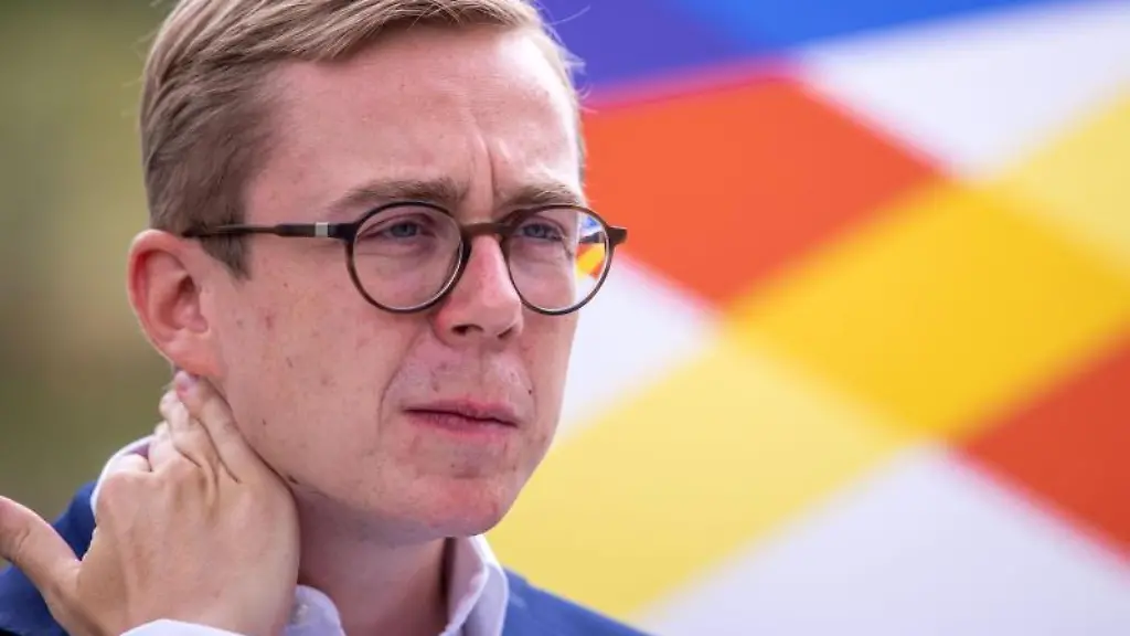 Philipp-Amthor-CDU-Bundestagsabgeordneter-aeussert-sich-bei-einer-CDU-Pressekonferenz