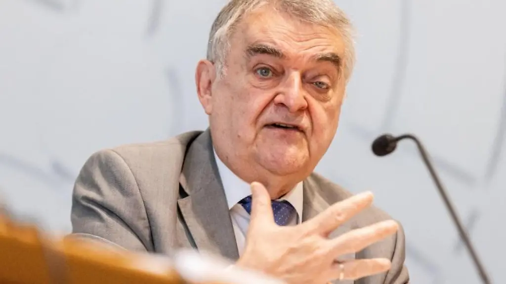 Herbert-Reul-CDU-Innenminister-von-Nordrhein-Westfalen
