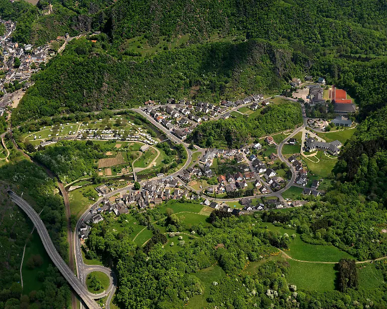 DEL-20200618121352-55417941