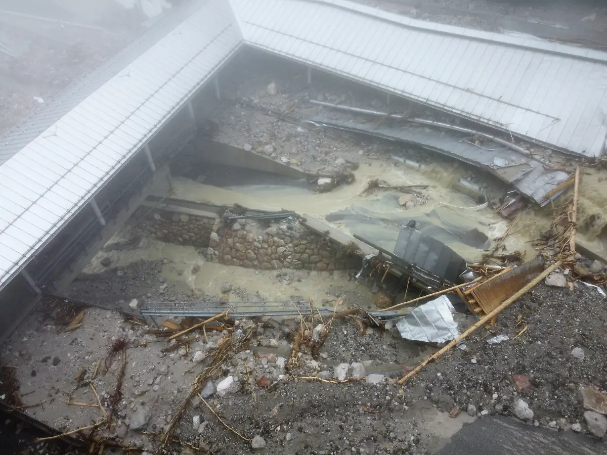 38b12af6f68f73f69b1d8a2425426d9f