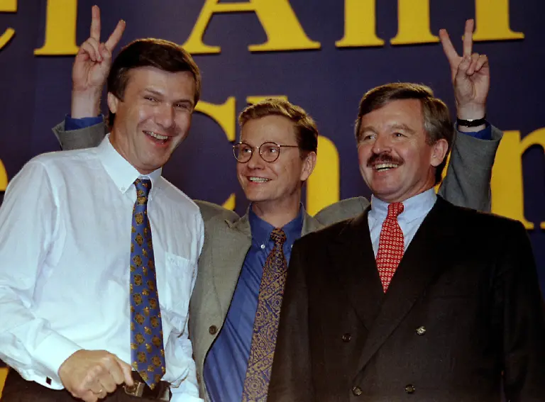 1995-06-09T120000Z-896308355-PBEAHUNBMET-RTRMADP-3-GERMANY