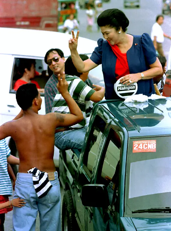 1995-05-15T120000Z-1924657953-PBEAHUNBDBU-RTRMADP-3-MARCOS