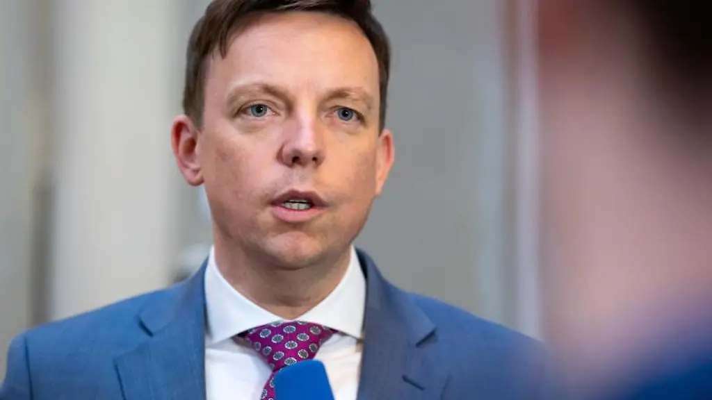 Tobias-Hans-CDU-Ministerpraesident-des-Saarlands-spricht