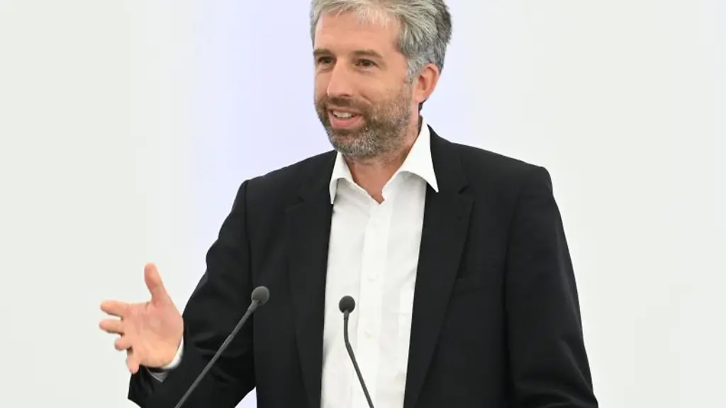 Boris-Palmer-Buendnis-90-Die-Gruenen-der-Oberbuergermeister-von-Tuebingen-spricht