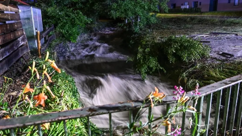 Ein-Zufluss-zur-Argen-fuehrt-Hochwasser
