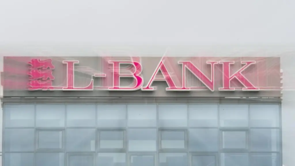 Das-Logo-der-L-Bank-prangt-am-Gebaeude-der-Hauptverwaltung