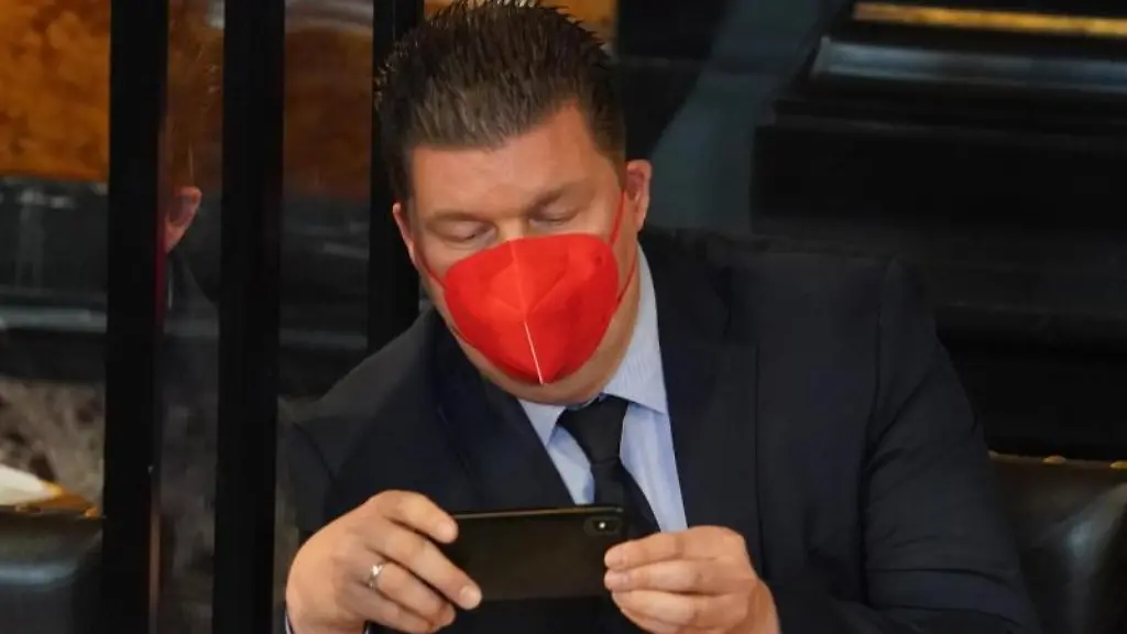 Andreas-Dressel-SPD-sitzt-in-der-Hamburger-Buergerschaft