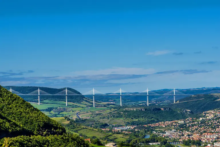 Viaduc-de-Millau2