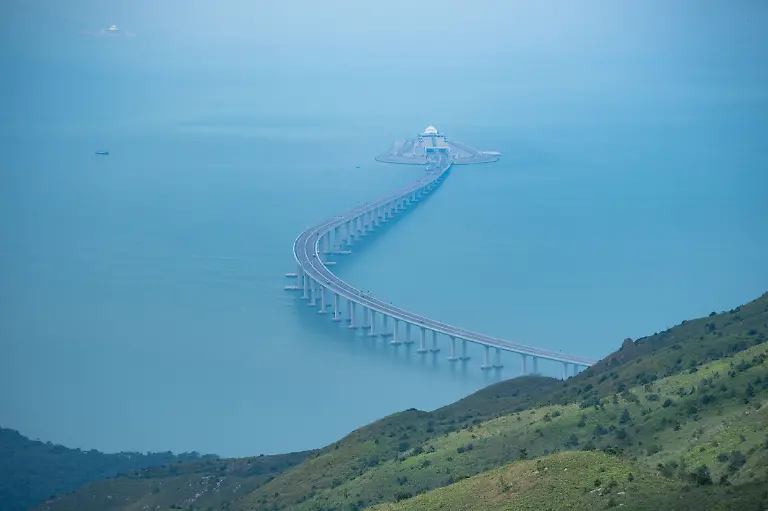 Hong-Kong-Zhuhai-Macao-Bridge1