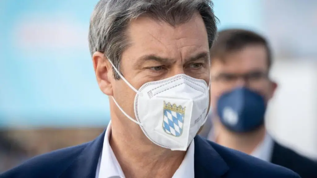 Markus-Soeder-CSU-mit-Mundschutz