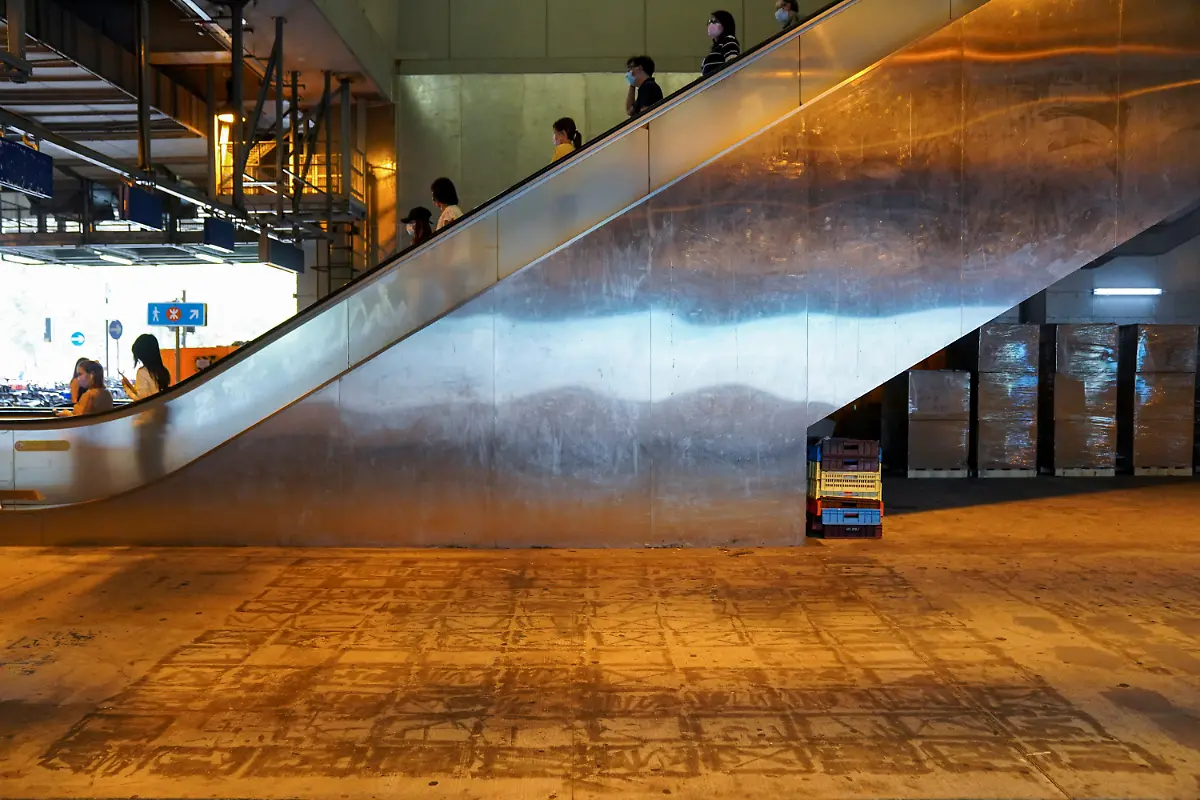 hier-hingen-Protesplakate