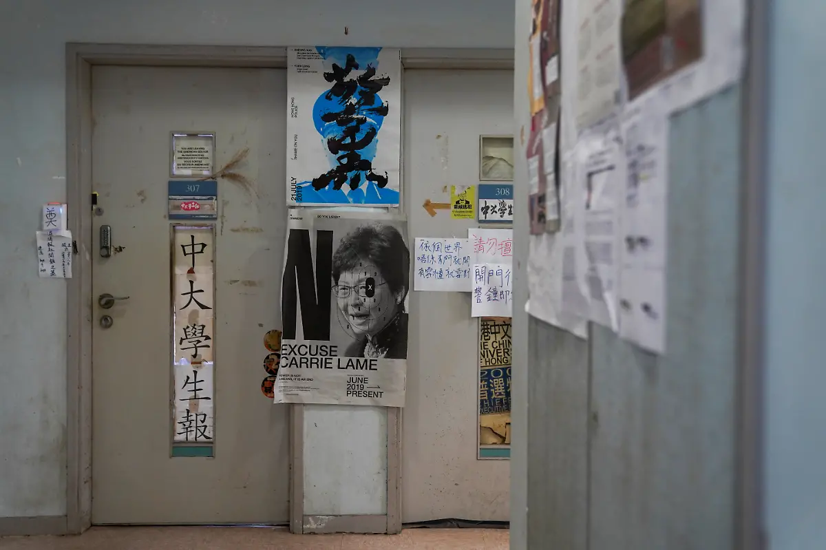 2021-06-28T230229Z-278093729-RC2KBN9LAJ1P-RTRMADP-3-HONGKONG-SECURITY-CITY