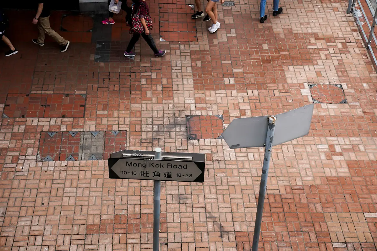 Gepflasterte-Bu-rgersteige-mit-Beton-repariert