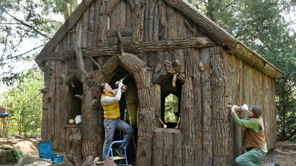 Restaurationsarbeiten-am-Borkenhaeuschen