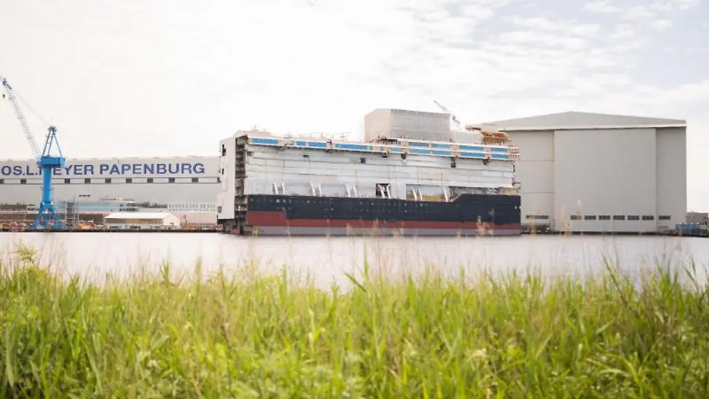 Die-Meyer-Werft-in-Papenburg