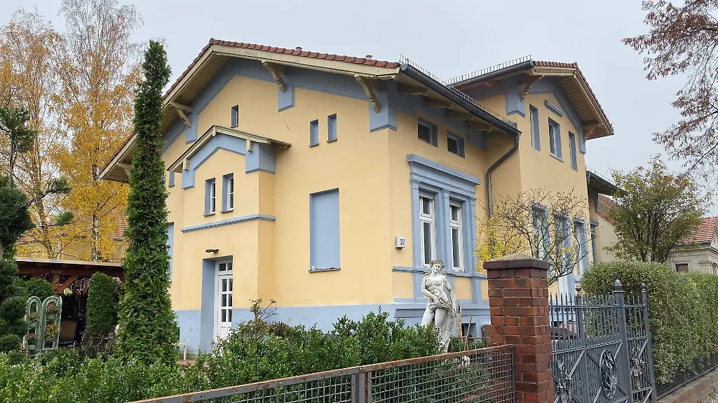 Einfamilienhaus-der-Familie-Remmo-Alt-Buckow-37