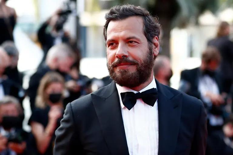 2021-07-06T164503Z-850920038-UP1EH761AJ0EZ-RTRMADP-3-FILMFESTIVAL-CANNES-OPENING-RED-CARPET