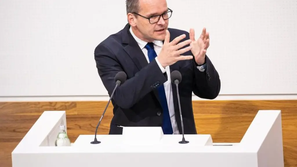 Grant-Hendrik-Tonne-SPD-spricht