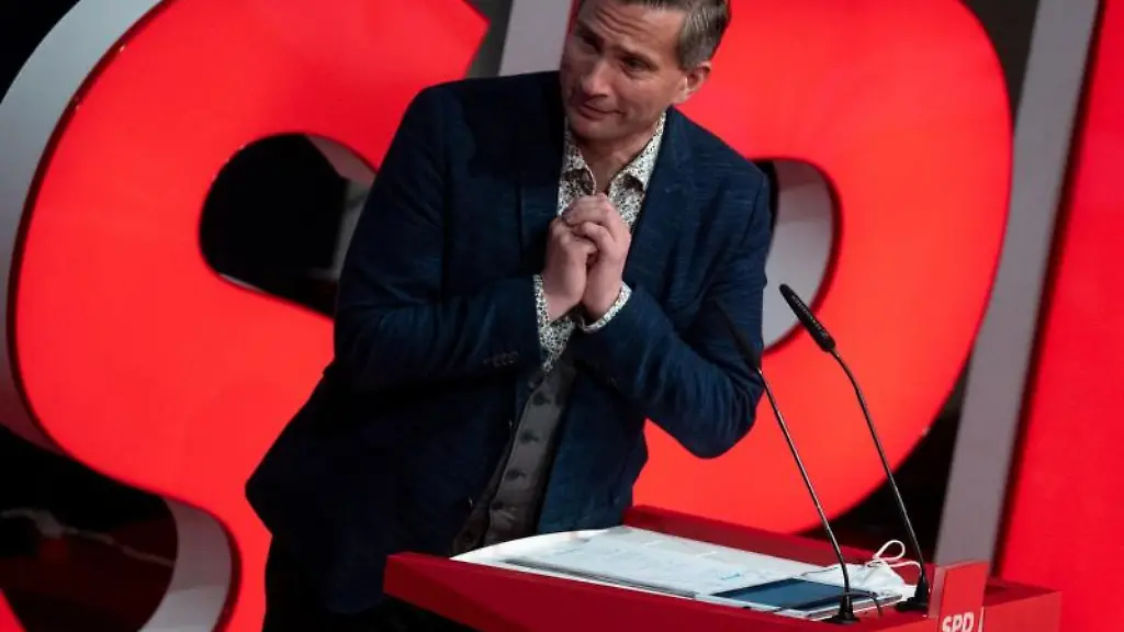 Martin-Dulig-Landesvorsitzender-der-SPD-Sachsen-spricht-auf-dem-Landesparteitag-der-SPD-in-Leipzig