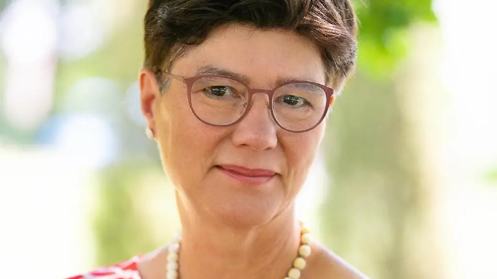 Katharina-Helming-Bodenexpertin-beim-Leibniz-Zentrum-fuer-Agrarlandschaftsforschung-in-Muencheberg