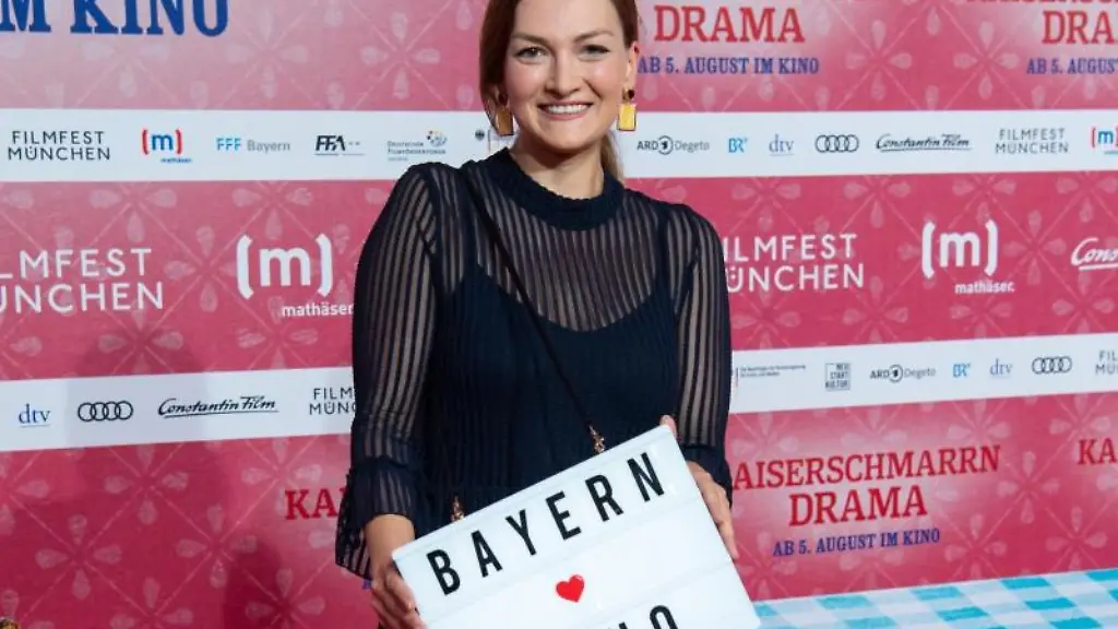 Judith-Gerlach-CSU-bayerische-Digitalministerin-laechelt