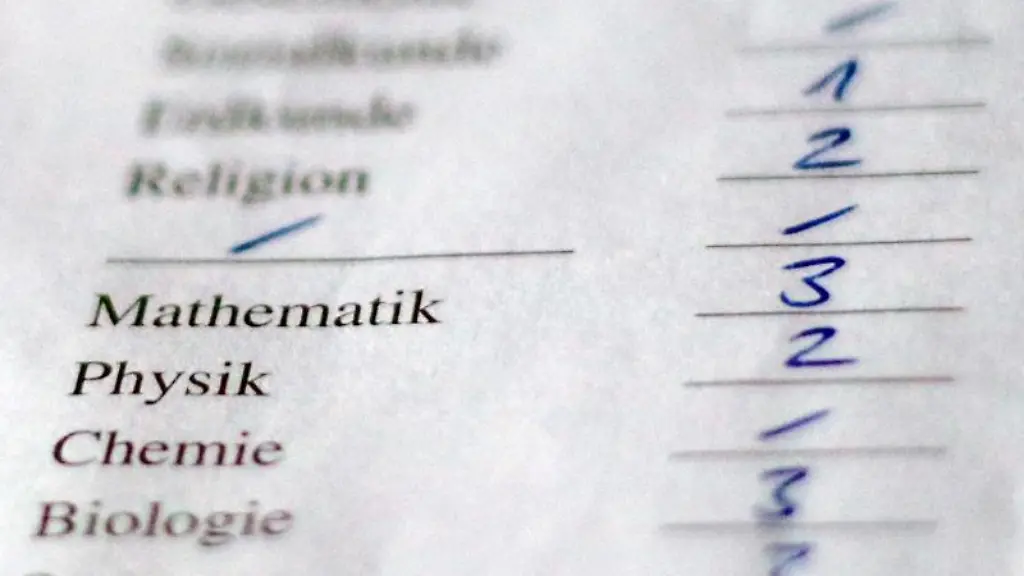 Der-Ausschnitt-eines-Zeugnisses