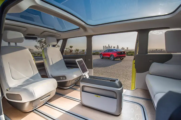 DB2017AU01702-medium