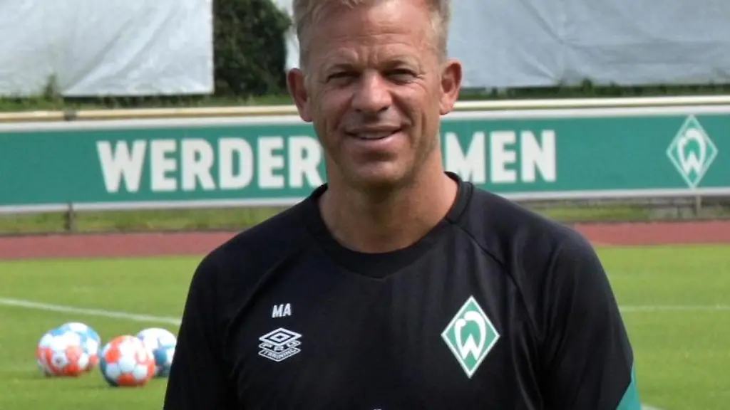 Werder-Trainer-Marcus-Anfang-laechelt