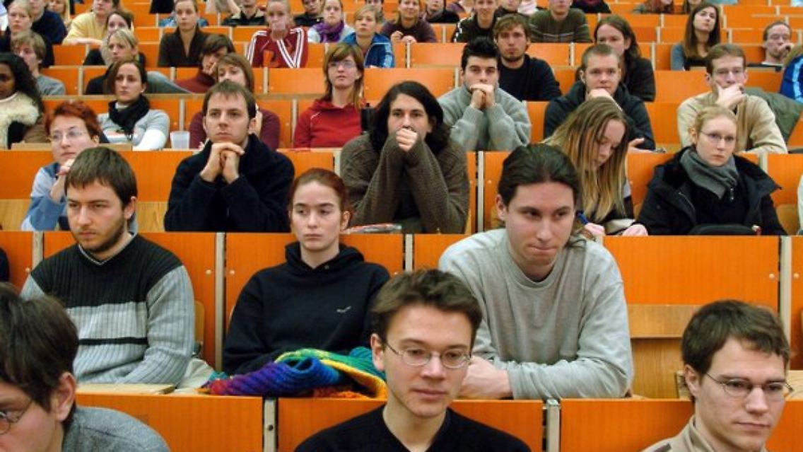 Auch bei gleicher Qualifikation verdienen Frauen im Schnitt weniger Geld als Männer.