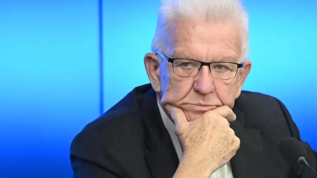 Winfried-Kretschmann-Buendnis-90-Die-Gruenen-Ministerpraesident-von-Baden-Wuerttemberg-spricht