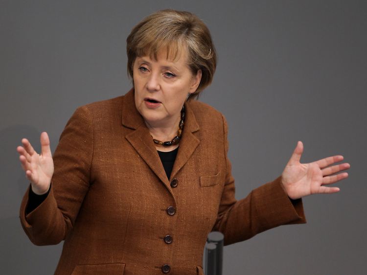 Wenige Stunden vor dem EU-Gipfel muss Kanzlerin Angela Merkel im Bundestag erklären, wohin die Reise gehen soll.