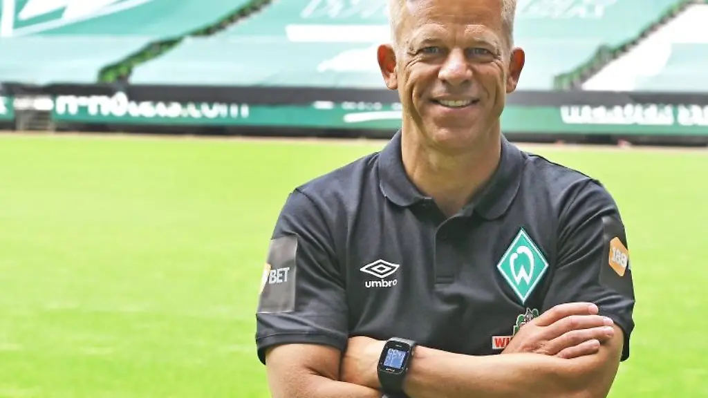 Werders-neuer-Trainer-Markus-Anfang-laechelt
