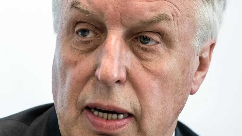 Der-Vorstandsvorsitzende-der-Duisburger-Hafen-AG-Erich-Staake