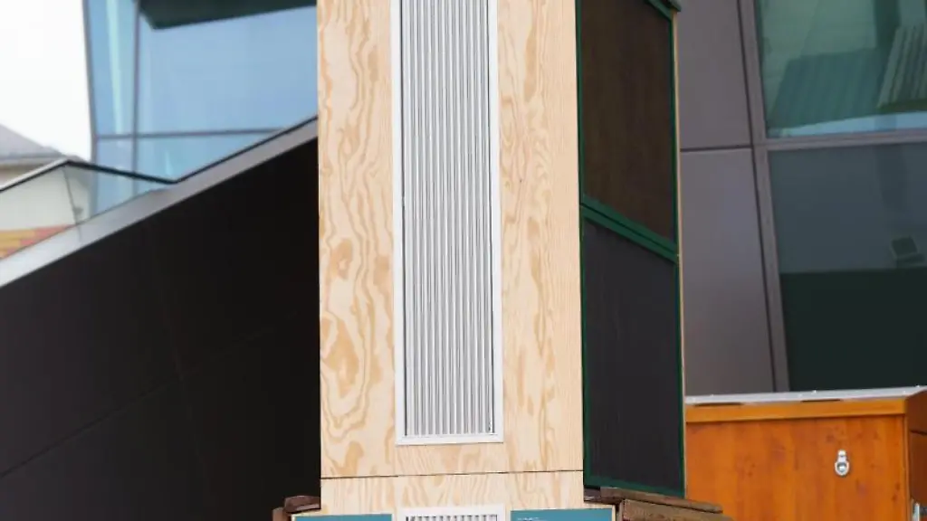 Ein-City-Tree-ein-innovativer-Bio-Tech-Filter-mit-luftreinigenden-Moosen