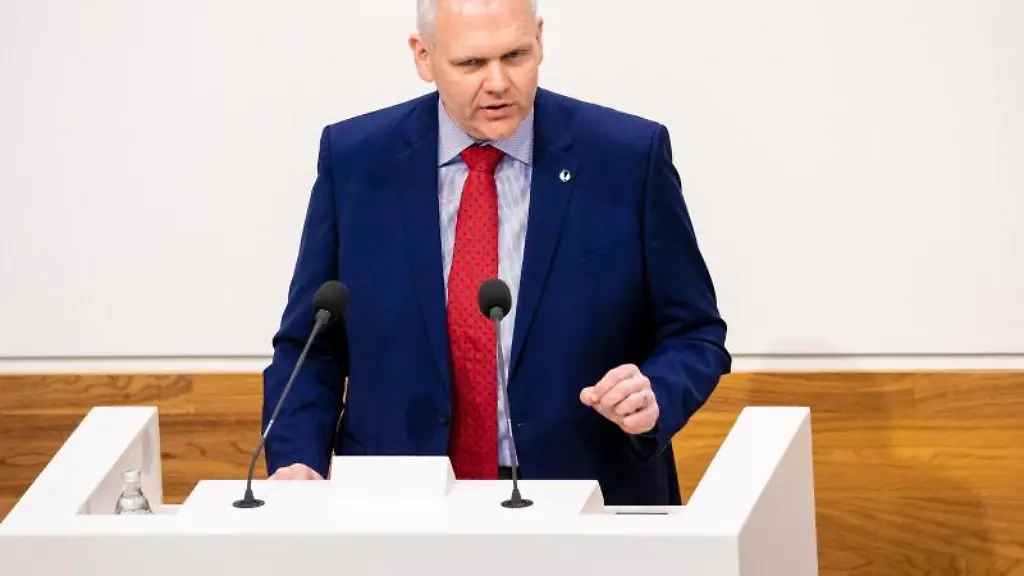 Bjoern-Thuemler-CDU-spricht