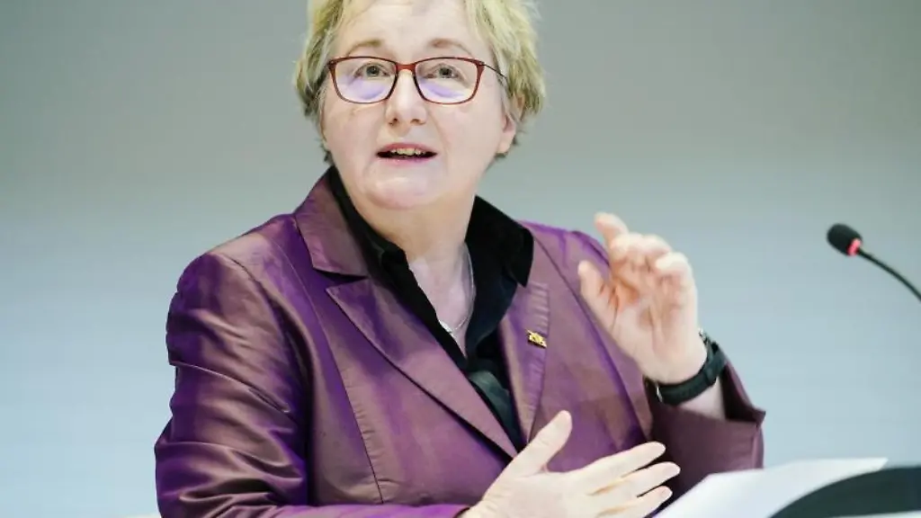 Theresia-Bauer-Buendnis-90-Die-Gruenen-spricht