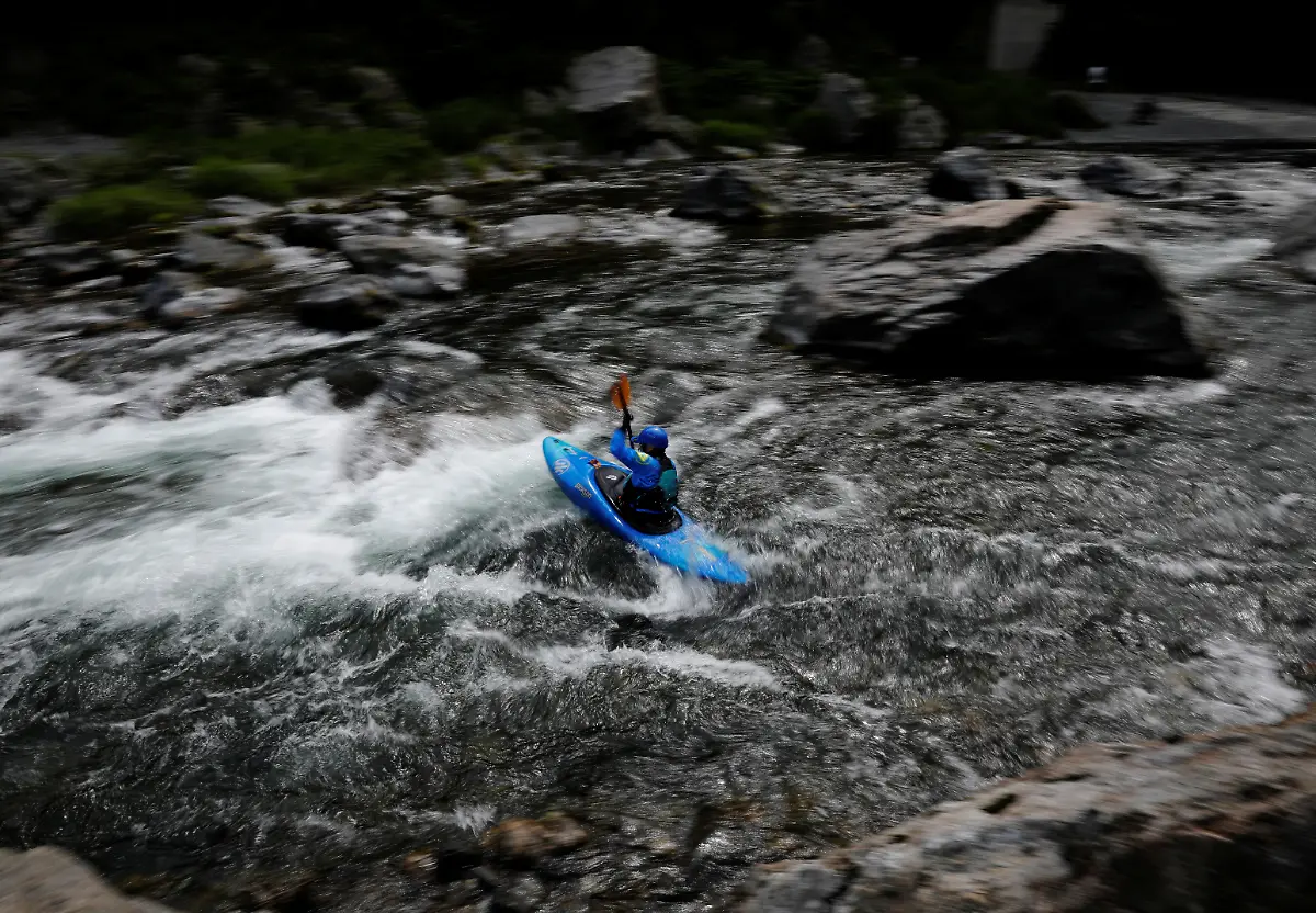 2021-06-21T230025Z-1570141143-RC2GPN976HG2-RTRMADP-3-OLYMPICS-2020-POSTCARDS