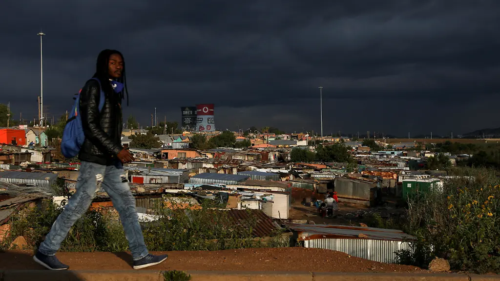 2021-06-18T050133Z-1420927975-RC2T2O9Q6ESC-RTRMADP-3-FIRSTRAND-TOWNSHIPS