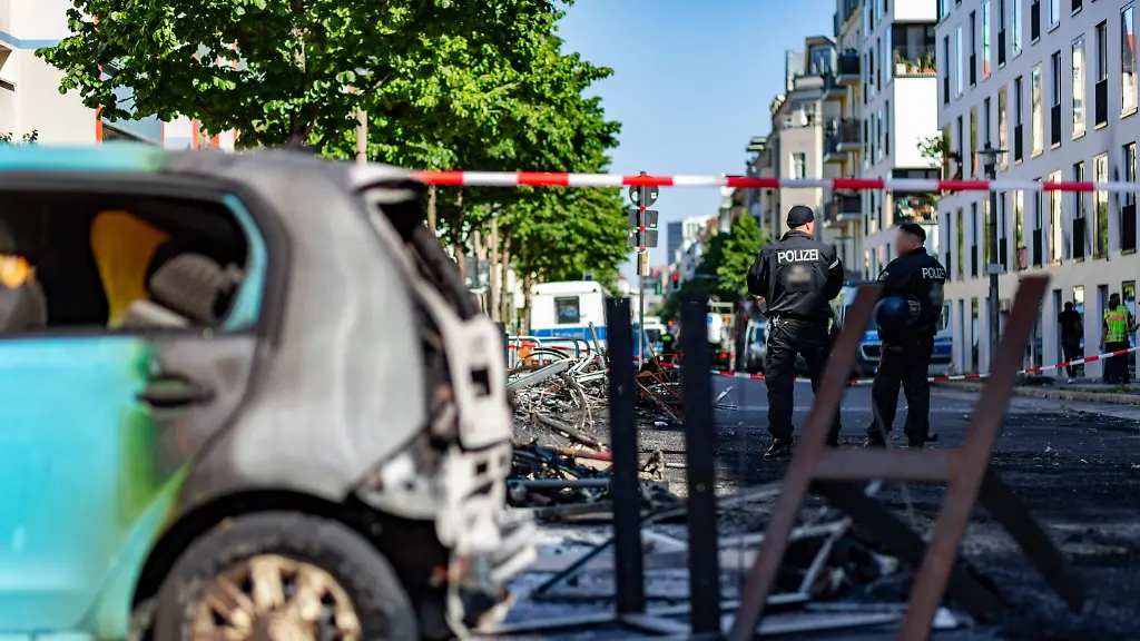 cb5bc961bfb389c1956cbad8a6ff9035