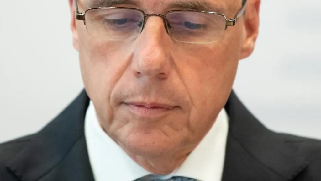 Hessens-Innenminister-Peter-Beuth-tritt-vor-die-Presse