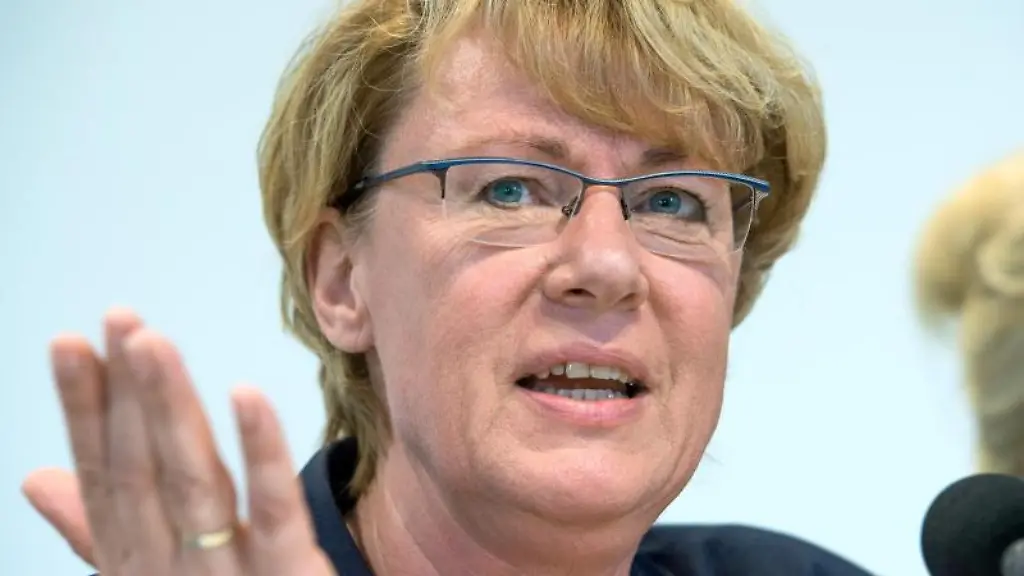 Barbara-Otte-Kinast-CDU-spricht