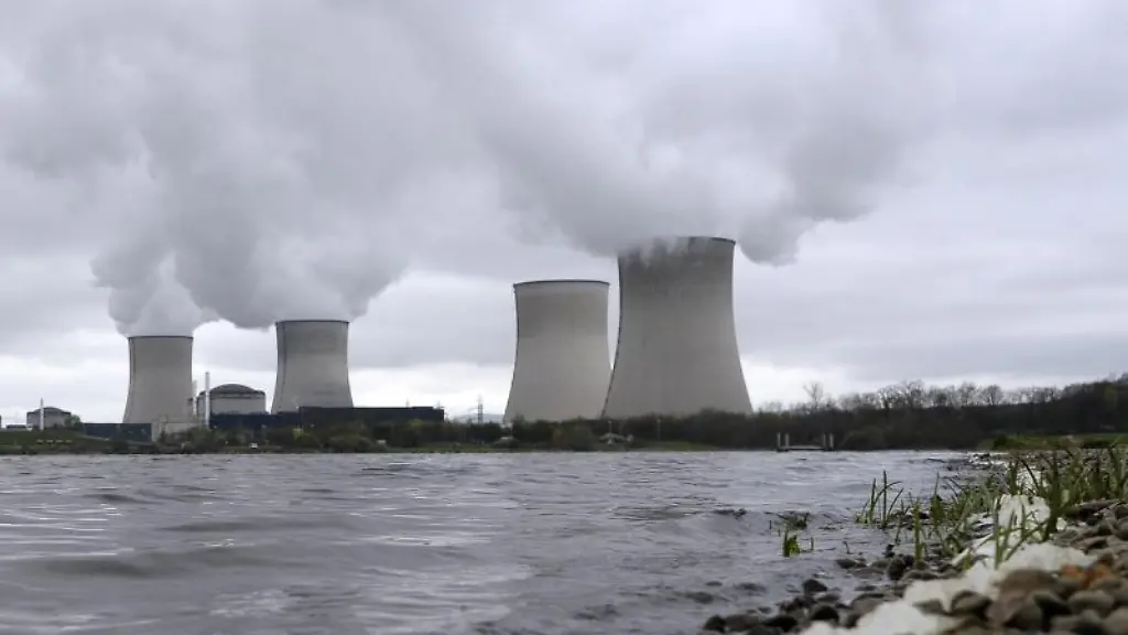 Das-Atomkraftwerk-in-Cattenom