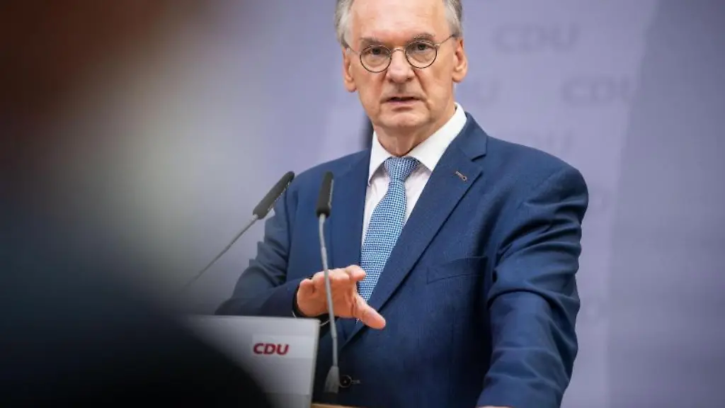 Reiner-Haseloff-CDU-bei-einer-Pressekonferenz