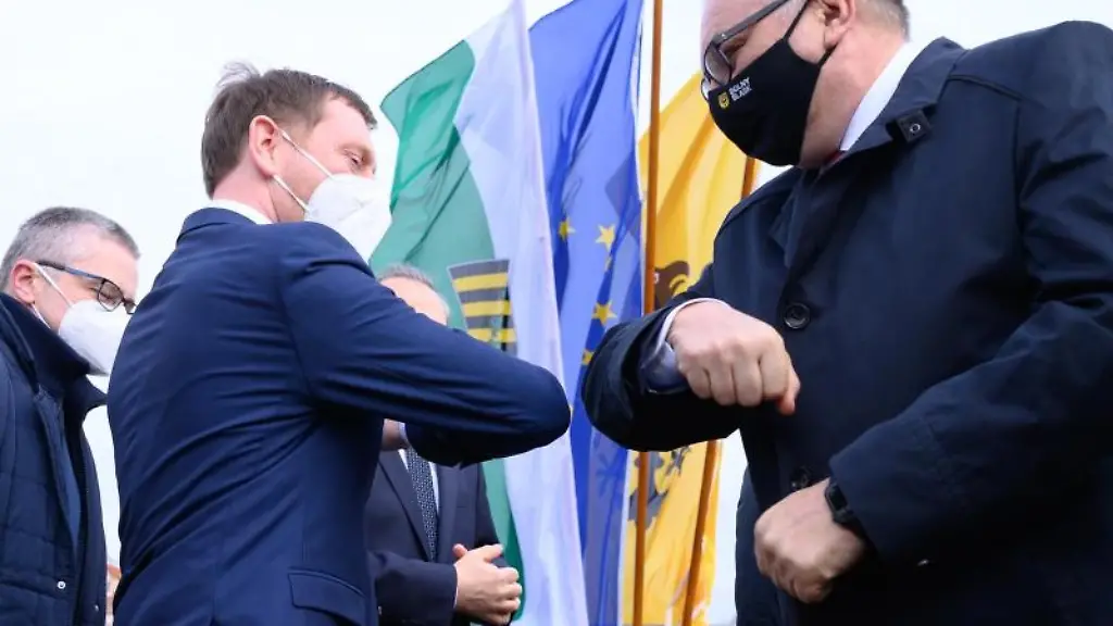 Ministerpraesident-Michael-Kretschmer-l-begruesst-Cezary-Przybylski-Marschall-der-polnischen-Woiwodschaft-Niederschlesien