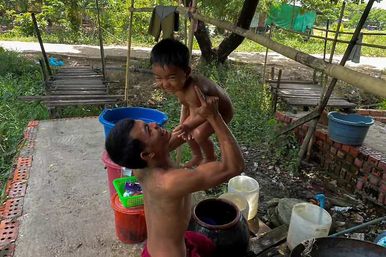 2021-05-28T230035Z-1490583388-RC2RKN9DQJZU-RTRMADP-3-MYANMAR-POLITICS-VICTIM