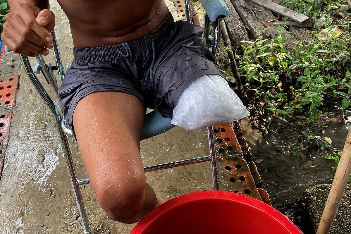 2021-05-28T230036Z-1067435510-RC2JMN9T6A8C-RTRMADP-3-MYANMAR-POLITICS-VICTIM