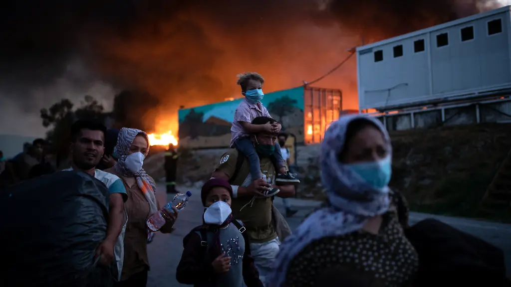 2020-09-09T183006Z-1823171363-RC26VI9UHSHL-RTRMADP-3-EUROPE-MIGRANTS-GREECE-LESBOS