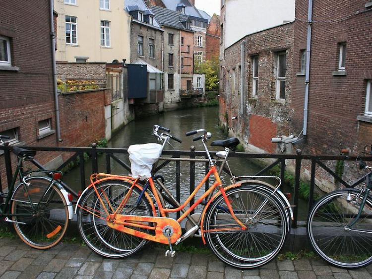 Radfahren hat hier Tradition: Leuven ist eine Stadt, in der Studenten das Sagen haben. Sie stellen mehr als ein Drittel der Einwohner.