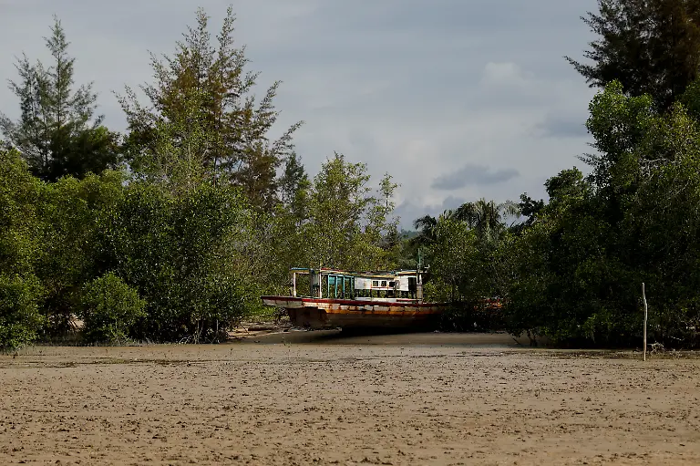 2021-06-07T230050Z-1140781158-RC286N9H8214-RTRMADP-3-INDONESIA-TIN